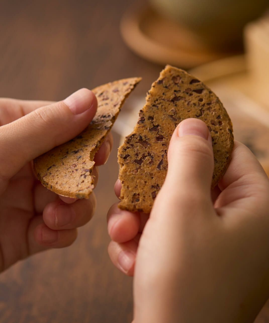 パリパリ食感にほろ苦い京抹茶が相性抜群